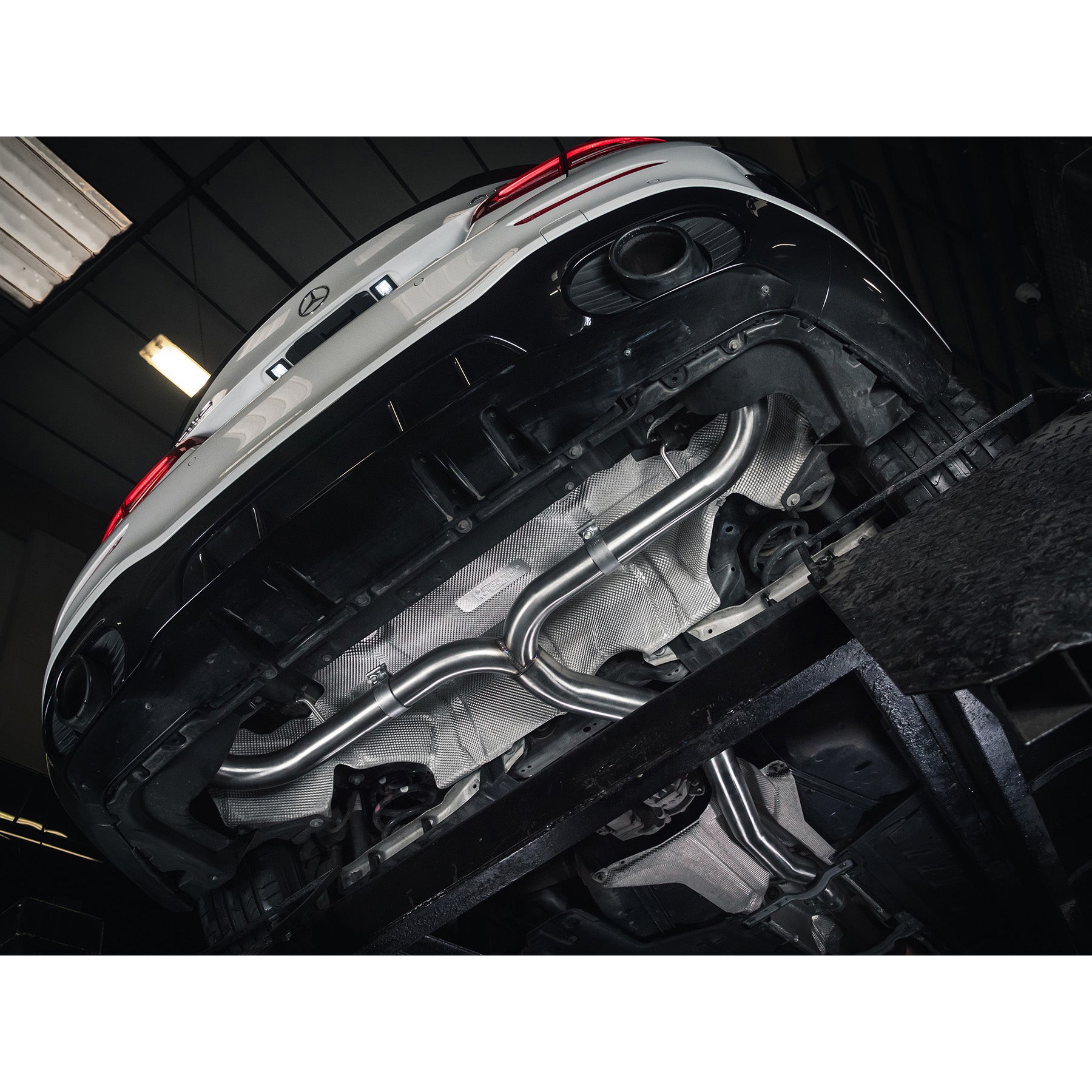 rera Dual Exit BMW 3-Series (F30/F31) Rear Panel Diffuser – Cobra